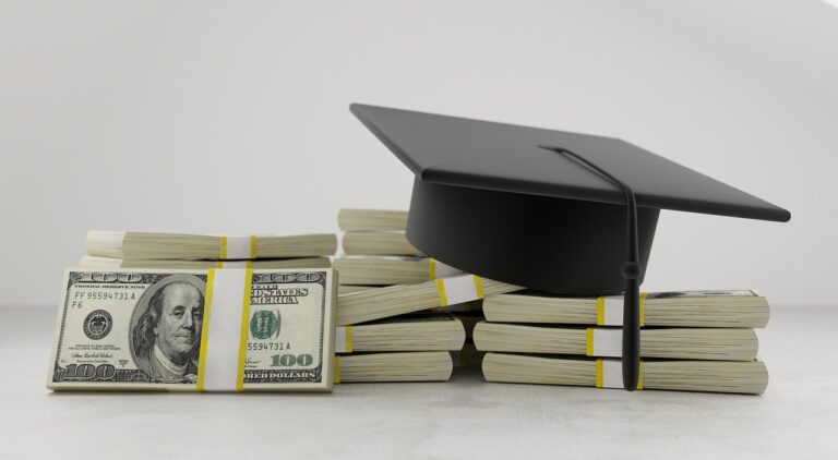 USA Scholarships for International Students - university